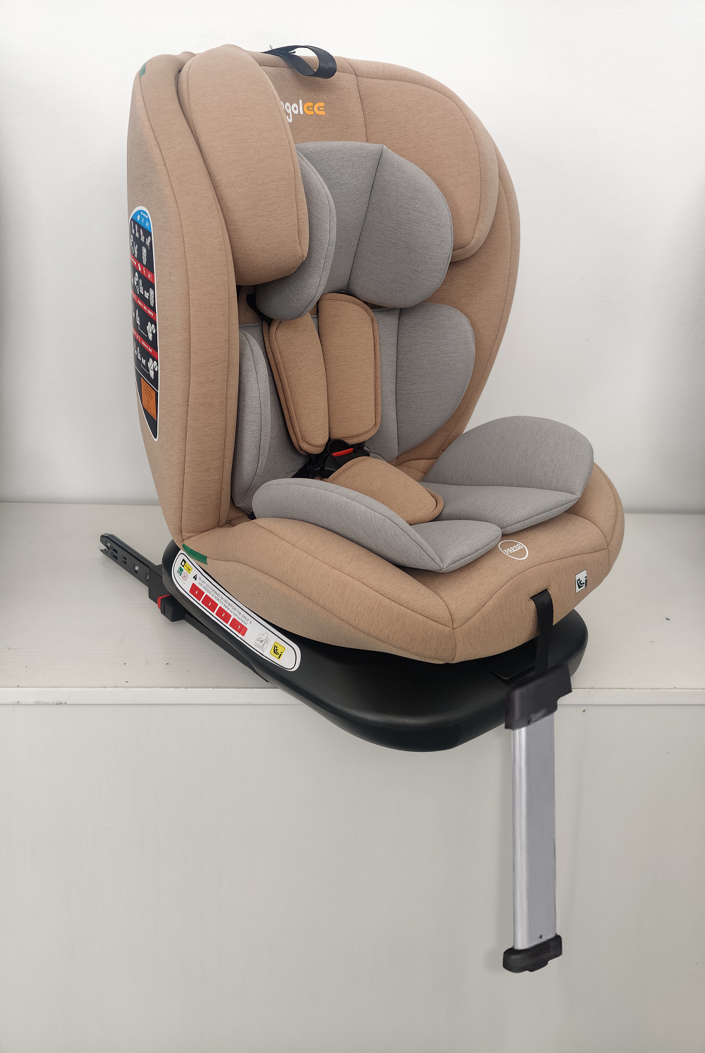 Ogolee til at lancere innovative 40-150 cm bilsæde med supportben i juli og tilbyder uovertruffen værdi